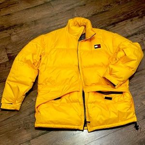 Vintage Tommy Hilfiger puffy men jacket Size L